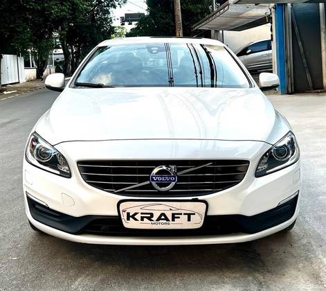 VOLVO S60 2.0 T4 MOMENTUM GASOLINA 4P AUTOMÁTICO